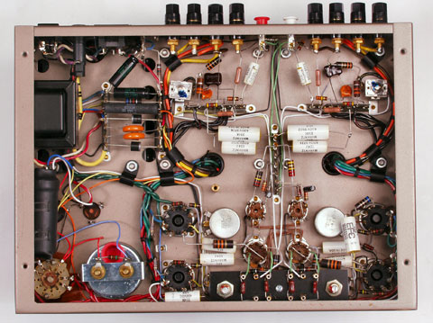 cấu tạo của amply hệ thống âm thanh